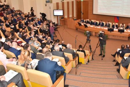 В.И. Кашин провел парламентские слушания о законодательном обеспечении развития переработки сельскохозяйственной продукции