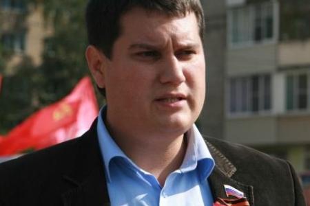 Провокация в Туле. На шествие «либеральных навалистов» провокаторы принесли символику КПРФ
