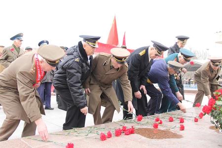 Республика Крым. На главной площади Симферополя состоялся митинг протеста КПРФ