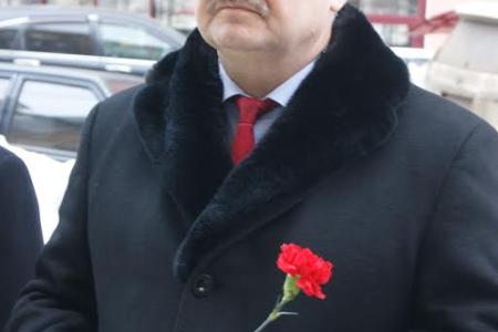 В годовщину со Дня рождения Вячеслава Молотова кировские коммунисты провели торжественное открытие памятного знака советскому партийному и государственному деятелю 