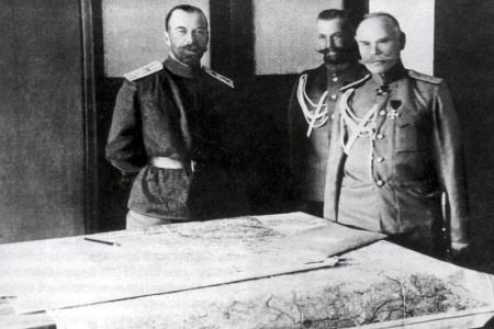 Проект KPRF.RU "Хроника революции". 9 марта 1917 года: бастует 200 тысяч рабочих Петрограда, на Невском толпы протестующих, оружие пока не применяется