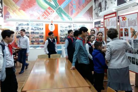 Комсомольцы провели урок истории по теме «Великий Октябрь и Якутия»