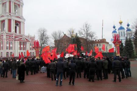 «Хватит грабить народ!». Митинг протеста КПРФ и грузоперевозчиков в Тамбове