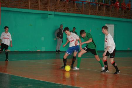 Спортклуб КПРФ провел детский турнир по футболу на Донбассе
