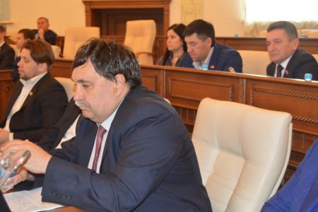 Алтайский край. Депутаты-коммунисты осудили на сессии краевого парламента политику оптимизации социальной сферы