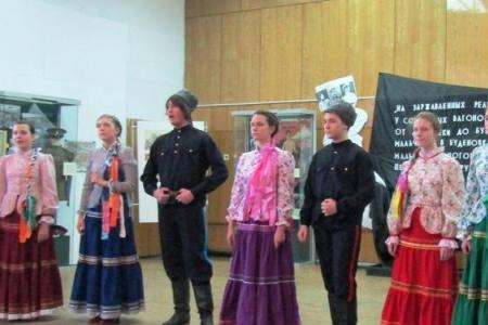 Курган. В открытии выставки по истории гражданской войны принял участие руководитель фракции КПРФ областной Думы В.А.Кислицын