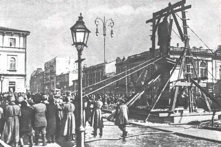 Проект KPRF.RU "Хроника революции". 31 марта 1917 года: В Киеве снесен памятник Столыпину, В.И. Ленин принимает приглашение о возвращении политэмигрантов в Россию через Германию