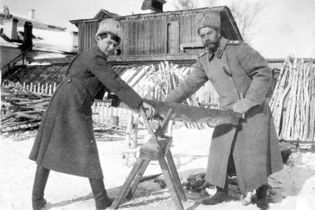 Проект KPRF.RU "Хроника революции". 29 марта 1917 года: Временное правительство национализирует собственность царской семьи, заявлено о намерении довести войну до победного конца