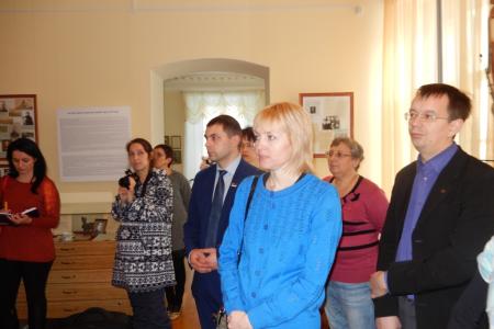 В Сыктывкаре открылась выставка «Символы революции. 100 артефактов об Октябрьской революции»