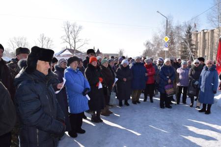 В Алтайском крае коммунисты провели два митинга против "политики оптимизации"
