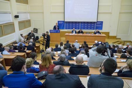 Депутат-коммунист Денис Парфенов принял участие в работе Московского экономического форума