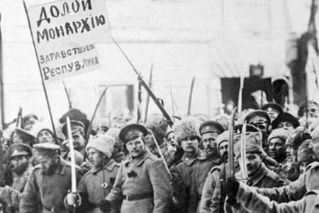Проект KPRF.RU "Хроника революции". 21 марта 1917 года: Николай Романов отправлен в Царское село под арест, где Корниловым уже арестована Александра Федоровна, В.И.Ленин пишет следующую статью из цикла «Письма из далека»