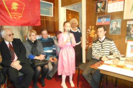 Комсомол ДНР отмечает Международный женский день: Конкурс «Любовь, комсомол и весна!» в Макеевке