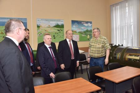 Г.А. Зюганов: Без машиностроения, робототехники, электроники у страны нет будущего