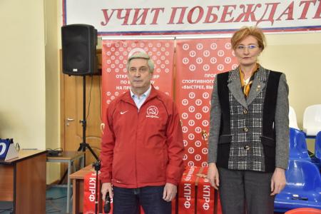 Спортклуб КПРФ провел крупный волейбольный турнир