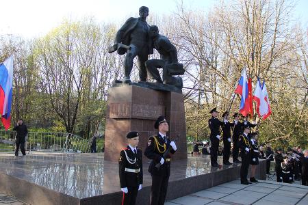 Симферополь. Коммунисты приняли участие в праздничных мероприятиях в День освобождения города