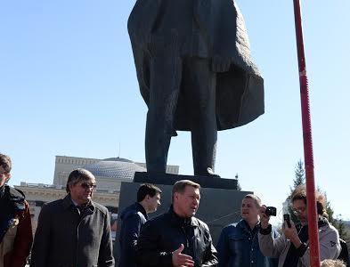 Новосибирские коммунисты поздравили Владимира Ленина с Днем рожденья