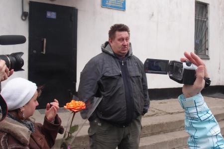 В Луганске установили мемориальную доску в память о первом Главе ЛНР Валерии Болотове