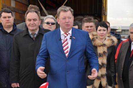 Коммунисты отправили 62-й гуманитарный конвой в Новороссию
