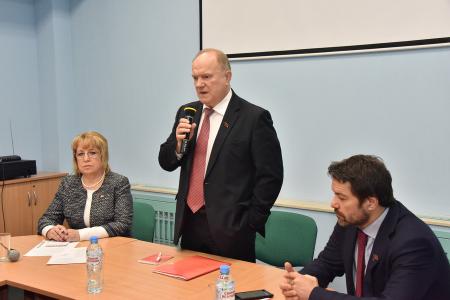 Г.А. Зюганов: Без машиностроения, робототехники, электроники у страны нет будущего