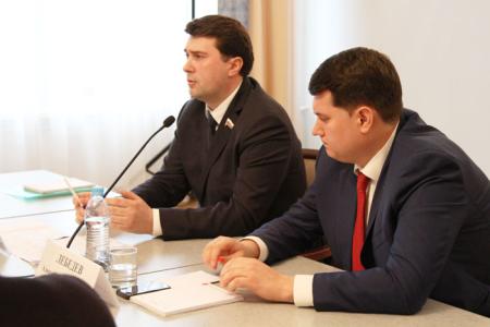 Губернатор Тульской области Алексей Дюмин поддержал предложение Олега Лебедева о внесении регионального закона о Знамени Победы