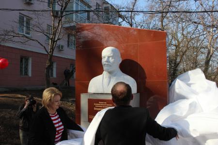 Во Владивостоке состоялось  торжественное открытие памятника В.И.Ленину