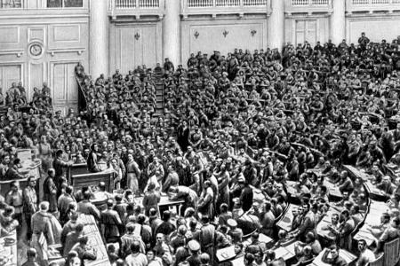 Проект KPRF.RU "Хроника революции". 11 апреля 1917 года: В Петрограде началось Всероссийское совещание Советов, Ленин продолжает путь по территории Германии
