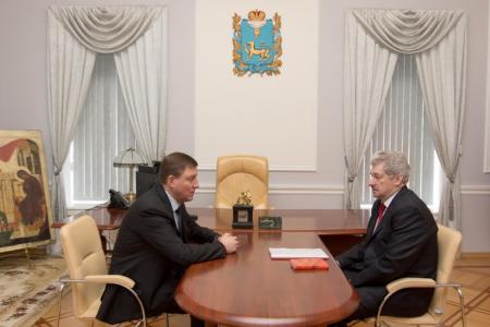 Лидер коммунистов Псковской области Петр Алексеенко встретился с губернатором