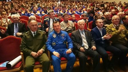 Ставропольские коммунисты организовали  встречу детей города с космонавтом Олегом Скрипочкой