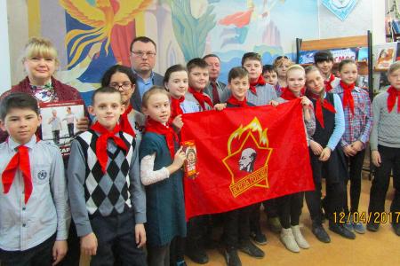 Ивановская область. Кинешма. Коммунисты рассказали пионерам про космонавтов