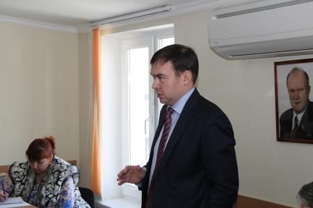 Ю.В. Афонин на встрече с коммунистами Крыма: Нужно крепить организационное и идейное единство, готовиться к съезду партии и достойно встретить 100-летие Великого Октября!