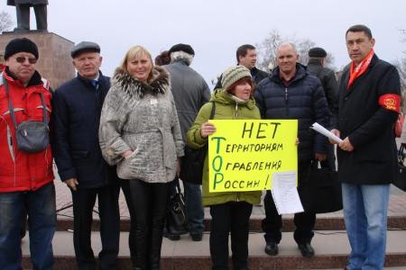 Сахалин.  Коммунисты организовали митинг-протест против коррупции, отмены выборов мэров и социальных льгот