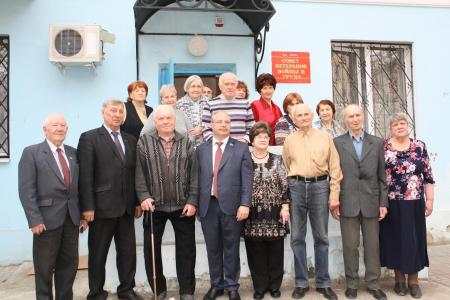 Праздник Пасхи дарит миллионам верующих надежду и радость. Сергей Гаврилов поздравил с праздником Пасхи детей и педагогов Дома ребенка и ветеранов воронежского авиазавода