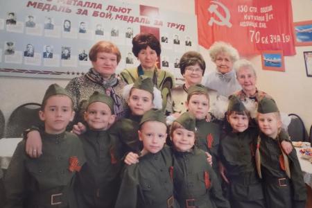Праздник Пасхи дарит миллионам верующих надежду и радость. Сергей Гаврилов поздравил с праздником Пасхи детей и педагогов Дома ребенка и ветеранов воронежского авиазавода