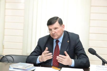 Новосибирские коммунисты провели второй этап круглого стола, посвященного 100-летию Великого Октября