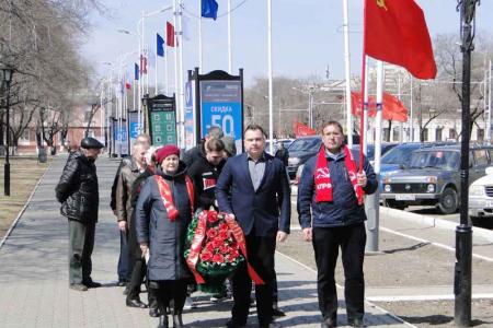Амурские коммунисты ударили автопробегом по гробокопателям