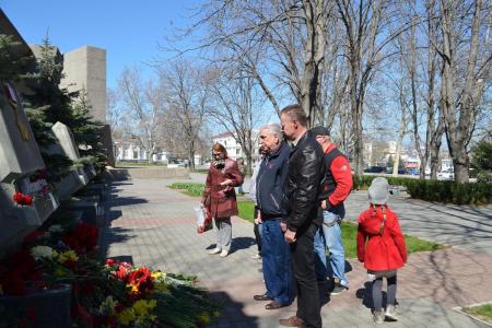 Севастопольские коммунисты почтили память жертв теракта в Санкт-Петербурге