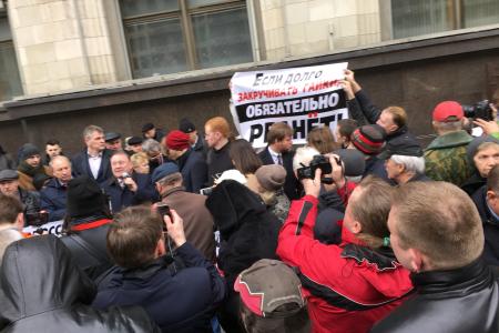 У Госдумы прошла встреча депутатов фракции КПРФ с избирателями. Фоторепортаж