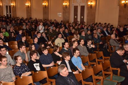 Г.А. Зюганов: Без машиностроения, робототехники, электроники у страны нет будущего