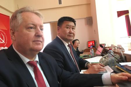 Более 100 депутатов-коммунистов Бурятии осудили гробокопательский законопроект ЕР и ЛДПР о Мавзолее Ленина