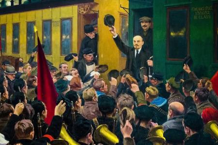 Проект KPRF.RU "Хроника революции". 16 апреля 1917 года: Ленин прибывает в Петроград, где выступает в особняке Кшесинской с "Апрельскими тезисами"
