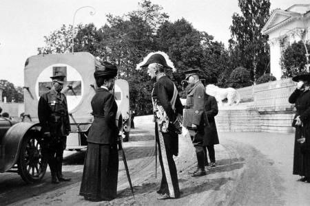 Проект KPRF.RU "Хроника революции". 19 апреля 1917 года: Откоылась подписка на "Заем свободы", бюро ЦК РСДРП(б) обсуждает "Апрельские тезисы" Ленина