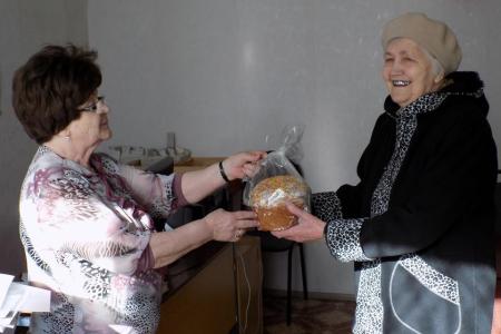 Праздник Пасхи дарит миллионам верующих надежду и радость. Сергей Гаврилов поздравил с праздником Пасхи детей и педагогов Дома ребенка и ветеранов воронежского авиазавода