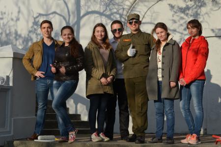 Севастопольские комсомольцы и пионеры провели субботник, приуроченный ко Дню космонавтики