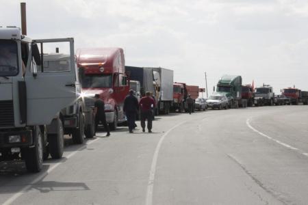 Республика Хакасия. Дальнобойщики ударили автопробегом по «ПЛАТОНУ»