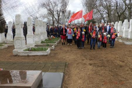 В Керчи прошел авто-мотопробег : «Спасибо деду за победу!»