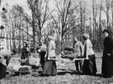 Проект KPRF.RU "Хроника революции". 26 апреля 1917 года: Открылся Съезд представителей крестьянских организаций и советов крестьянских депутатов, реорганизован Исполком Петроградского Совета