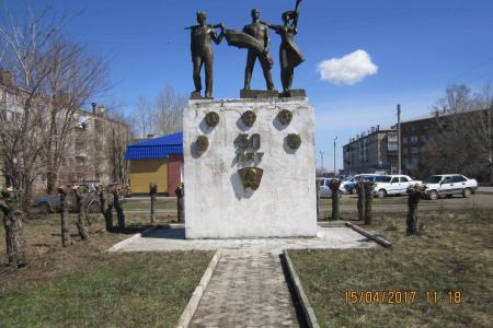 Алтайский комсомол провел флэшмоб «Ленин в городе»