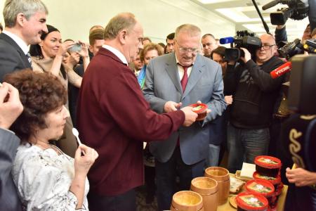 «Пчела – главный элемент баланса в природе». Г.А. Зюганов выступил в Госдуме на открытии выставки по пчеловодству 