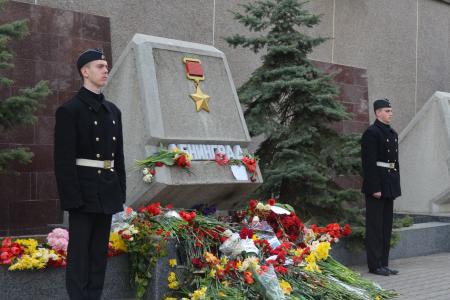 Севастопольские коммунисты и комсомольцы приняли участие в митинге памяти жертв теракта в Санкт-Петербурге